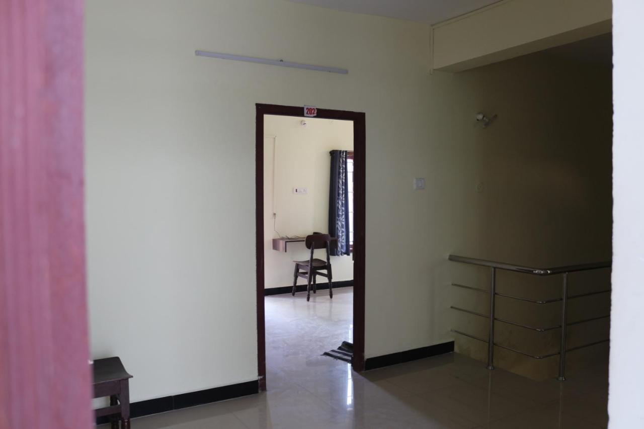 SaiRenu Residency near Maruthamalai&ISHA Adiyogi Hotel Marudhamalai Bagian luar foto